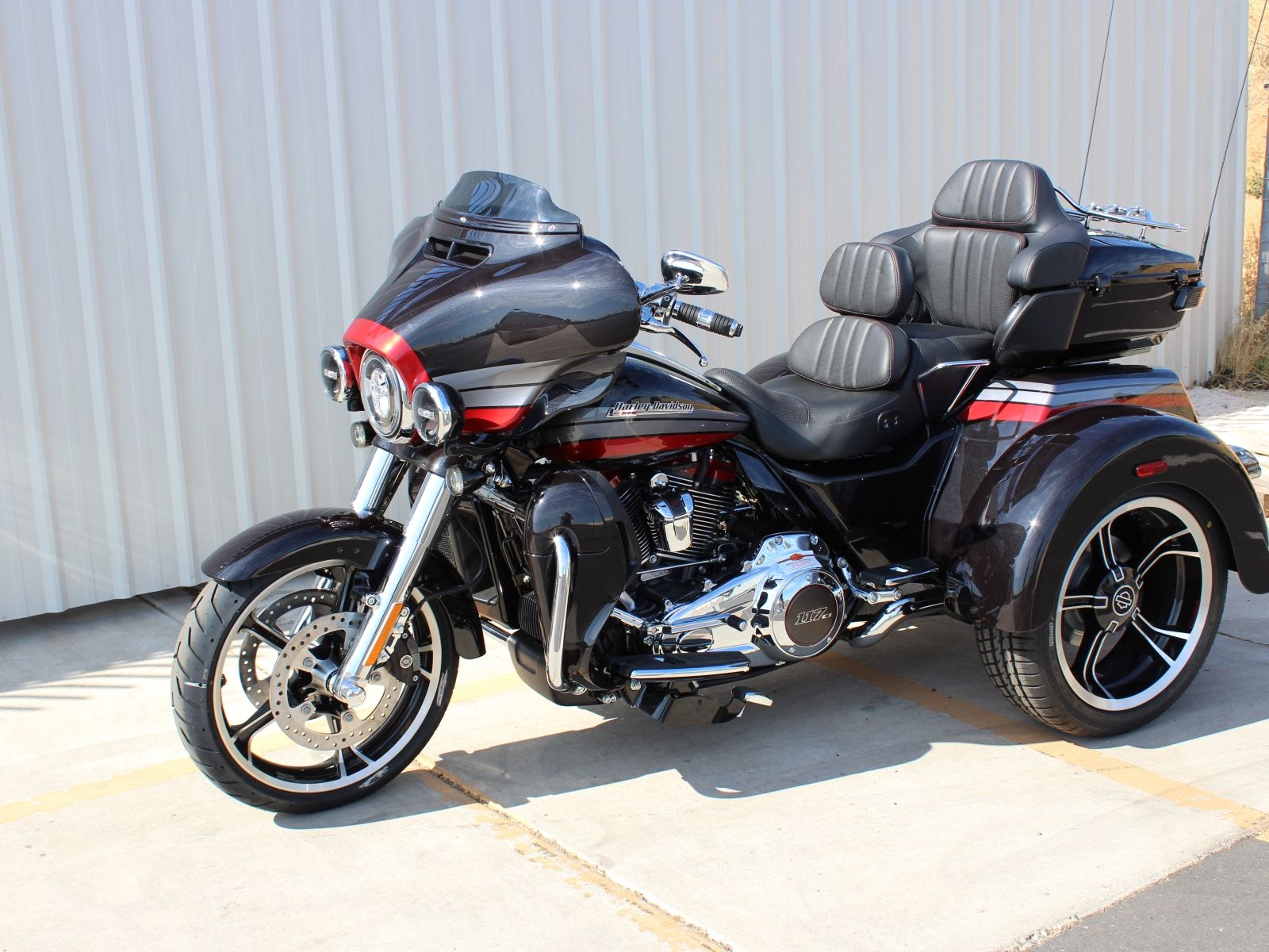 New 2020 Harley-Davidson CVO CVO Tri Glide FLHTCUTGSE